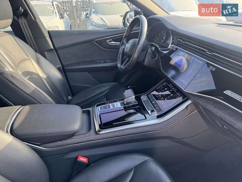 Внедорожник / Кроссовер Audi Q8 2019 в Тернополе