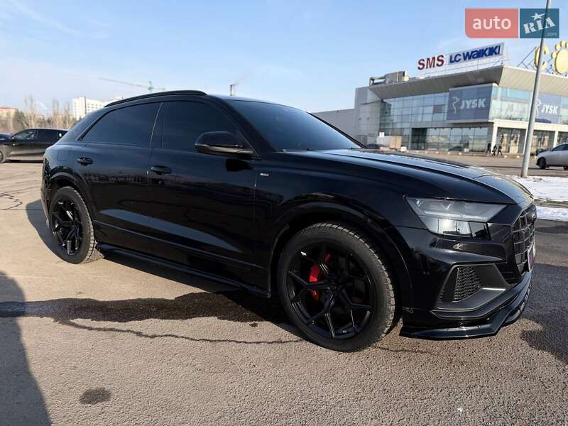 Внедорожник / Кроссовер Audi Q8 2018 в Кривом Роге