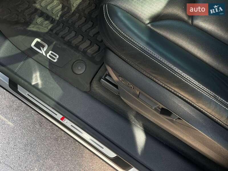 Позашляховик / Кросовер Audi Q8 2019 в Києві