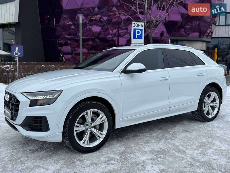 Позашляховик / Кросовер Audi Q8 2018 в Києві