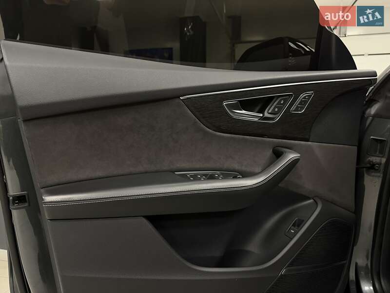 Внедорожник / Кроссовер Audi Q8 2020 в Тернополе