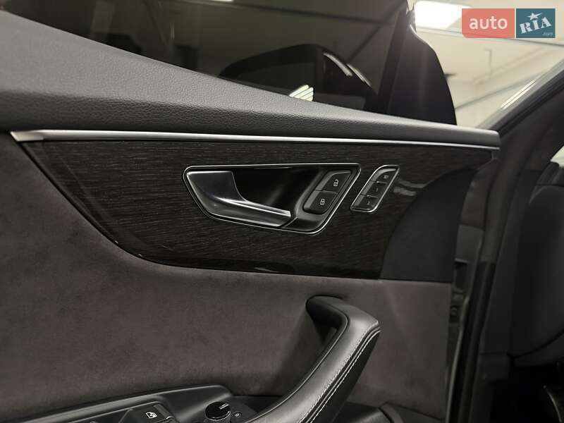 Внедорожник / Кроссовер Audi Q8 2020 в Тернополе