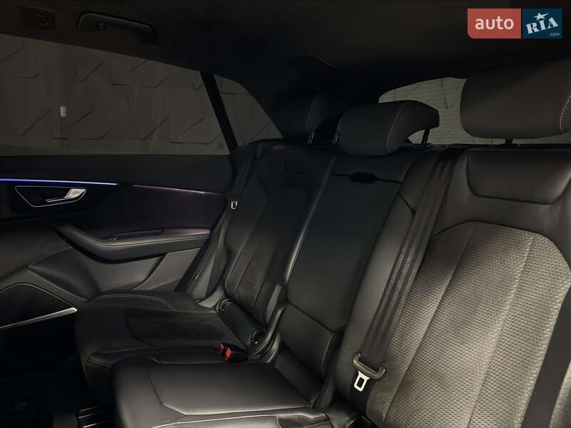 Внедорожник / Кроссовер Audi Q8 2020 в Тернополе