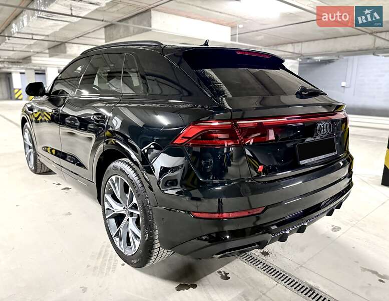 Внедорожник / Кроссовер Audi Q8 2024 в Днепре