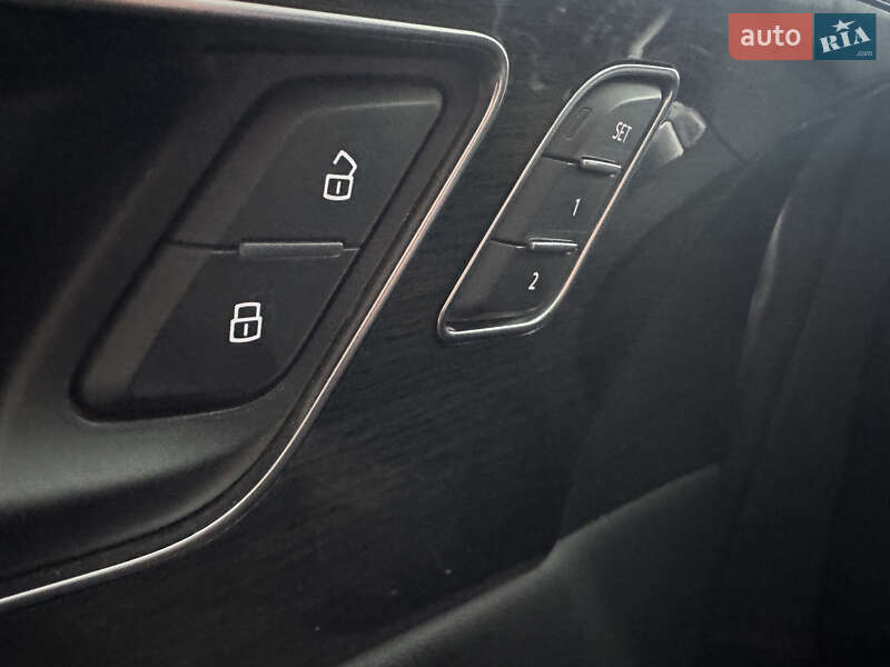 Позашляховик / Кросовер Audi Q8 2018 в Києві