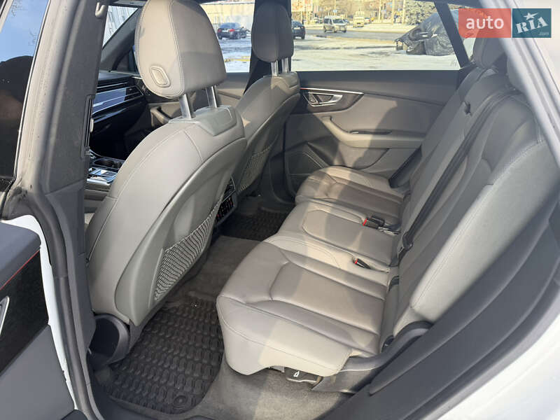 Позашляховик / Кросовер Audi Q8 2019 в Одесі фото 28 Позашляховик / Кросовер Audi Q8 2019 в Одесі