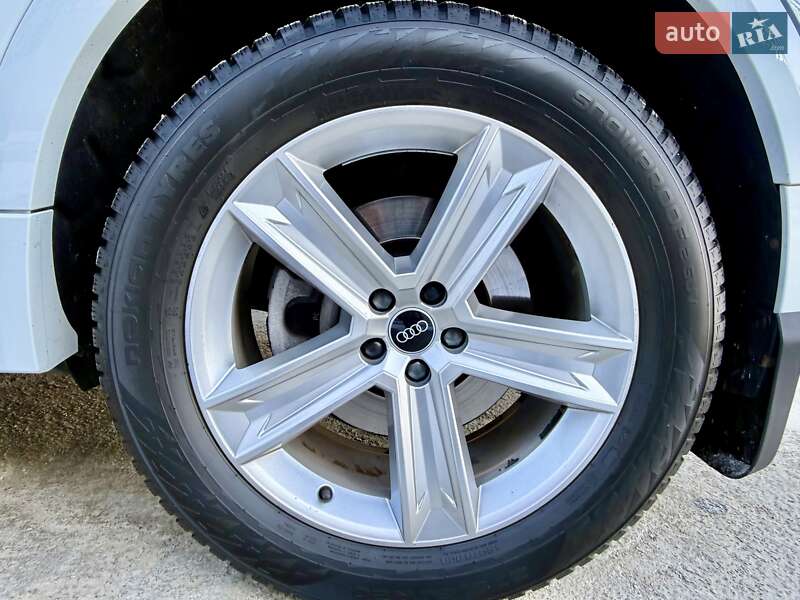 Позашляховик / Кросовер Audi Q8 2022 в Одесі