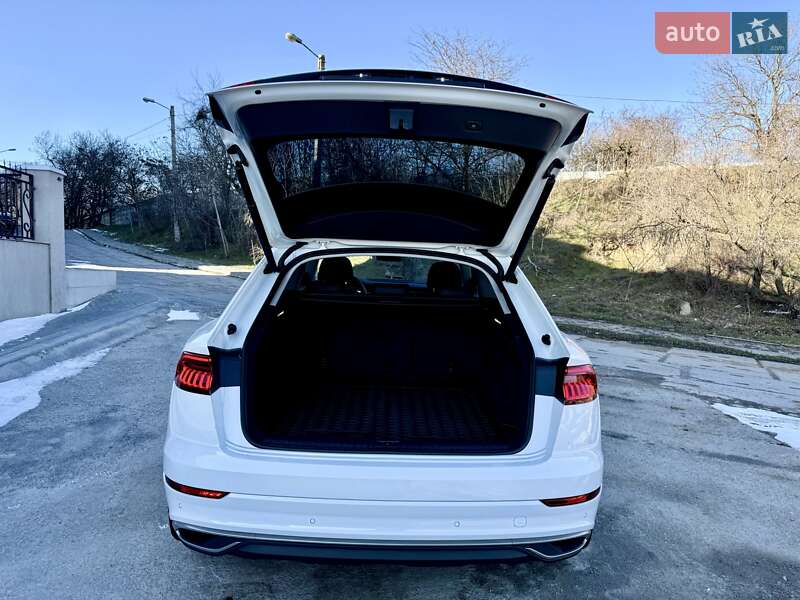 Позашляховик / Кросовер Audi Q8 2022 в Одесі