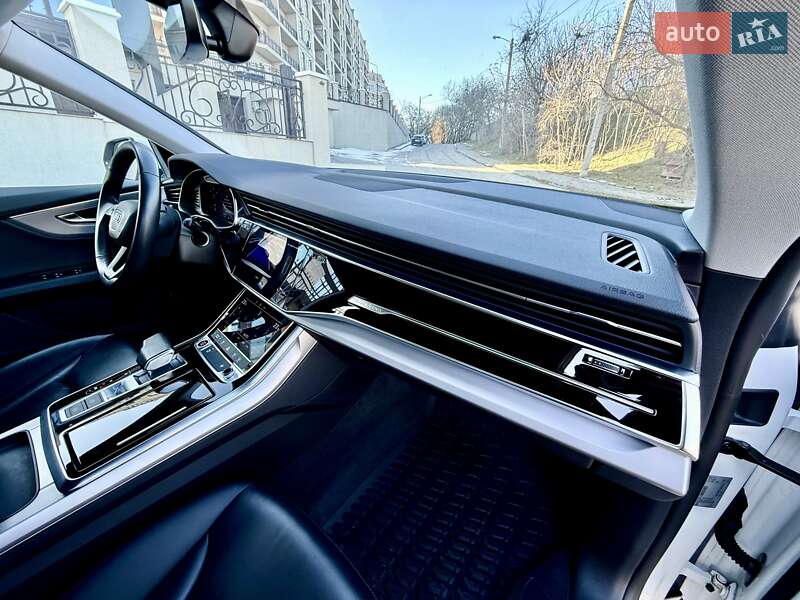 Позашляховик / Кросовер Audi Q8 2022 в Одесі