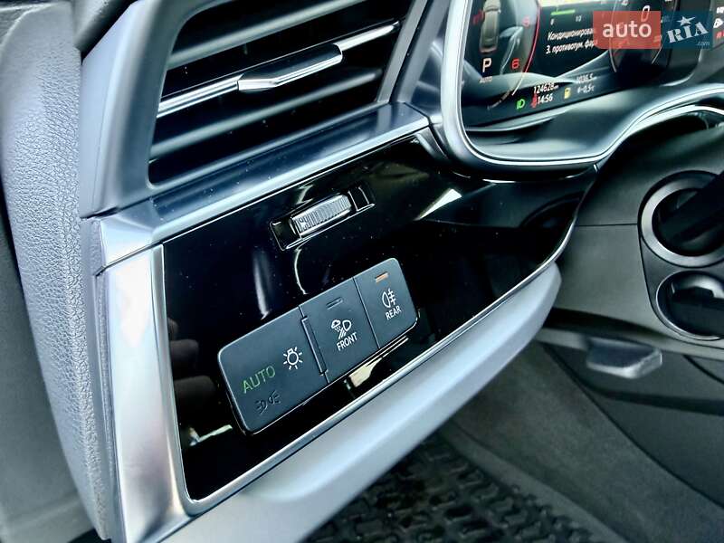 Позашляховик / Кросовер Audi Q8 2022 в Одесі