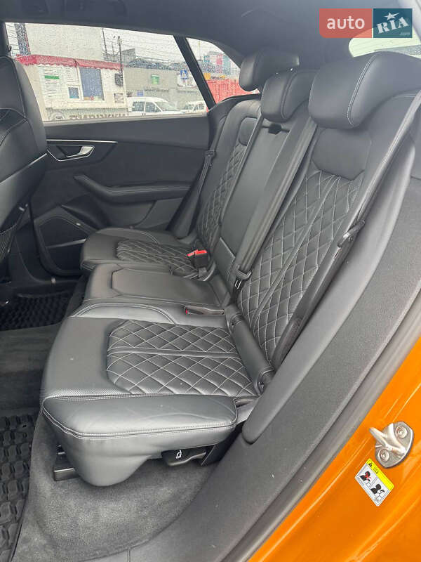 Внедорожник / Кроссовер Audi Q8 2020 в Черновцах