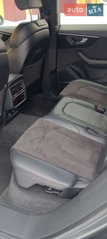 Позашляховик / Кросовер Audi Q8 2018 в Вінниці