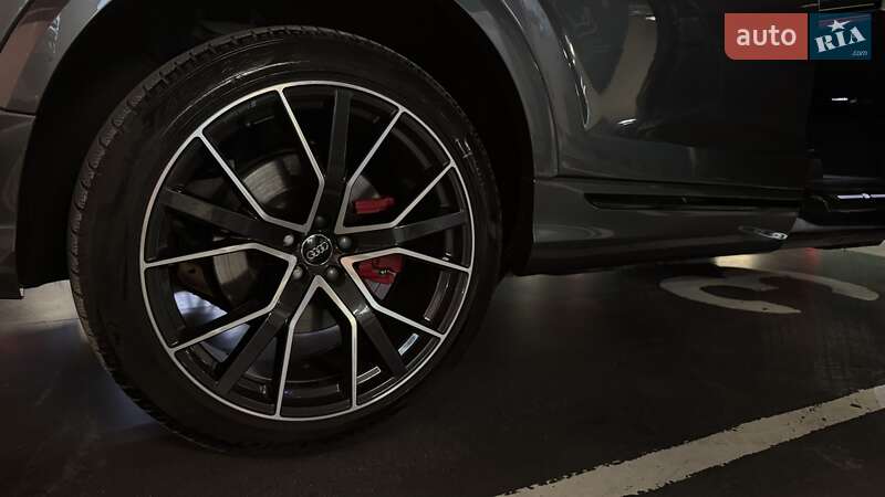 Позашляховик / Кросовер Audi Q8 2020 в Києві