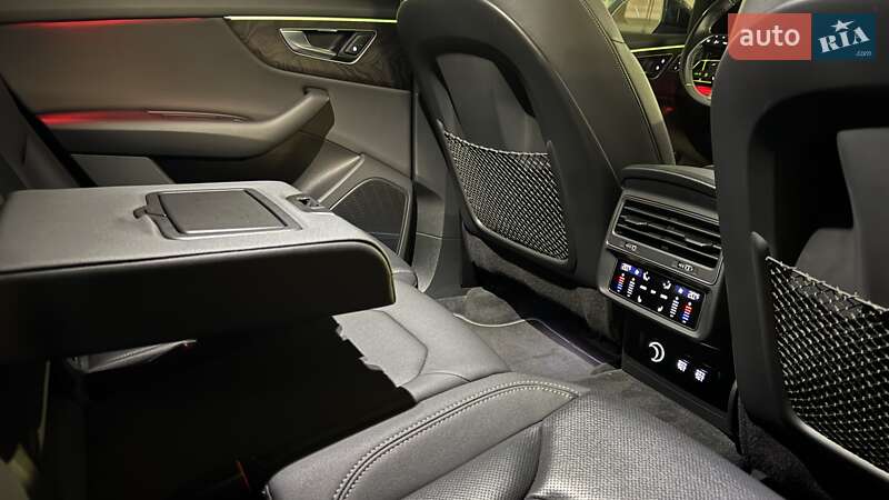 Позашляховик / Кросовер Audi Q8 2020 в Києві