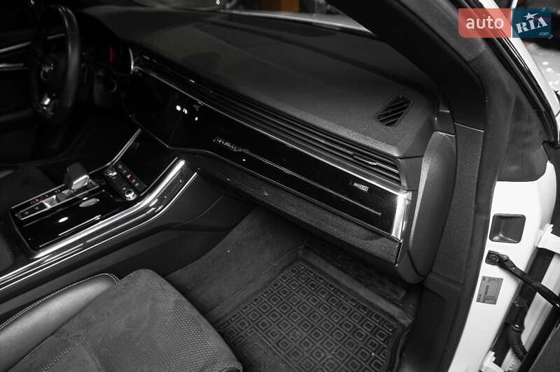 Позашляховик / Кросовер Audi Q8 2020 в Одесі