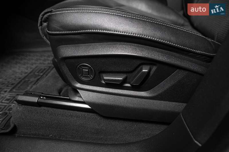 Позашляховик / Кросовер Audi Q8 2020 в Одесі