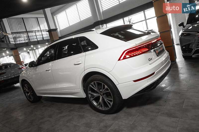 Позашляховик / Кросовер Audi Q8 2020 в Одесі