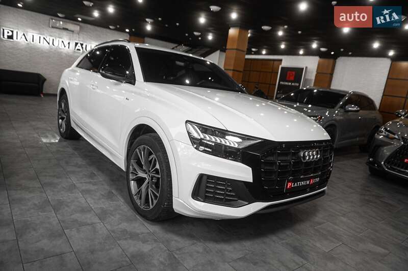 Позашляховик / Кросовер Audi Q8 2020 в Одесі