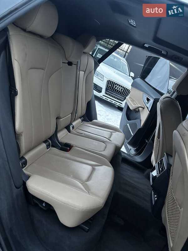 Позашляховик / Кросовер Audi Q8 2020 в Стрию