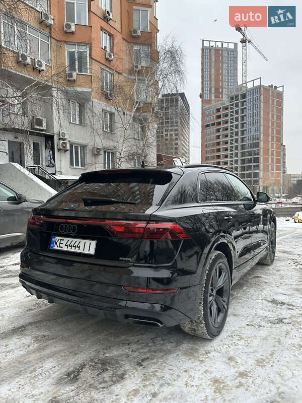 Внедорожник / Кроссовер Audi Q8 2025 в Киеве