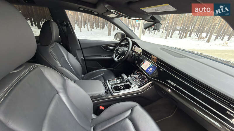 Позашляховик / Кросовер Audi Q8 2018 в Києві