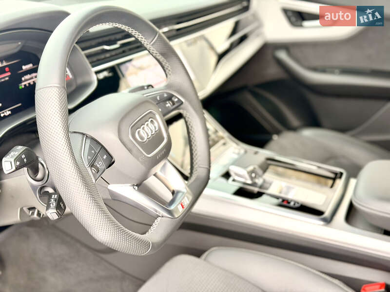 Внедорожник / Кроссовер Audi Q8 2024 в Киеве