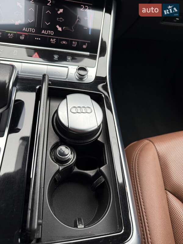 Внедорожник / Кроссовер Audi Q8 2019 в Ровно