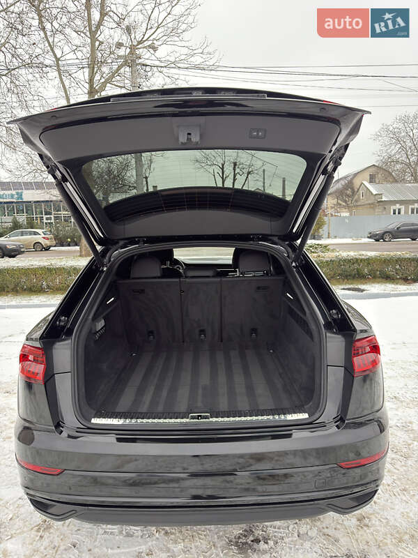 Внедорожник / Кроссовер Audi Q8 2021 в Одессе