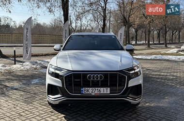 Позашляховик / Кросовер Audi Q8 2018 в Рівному