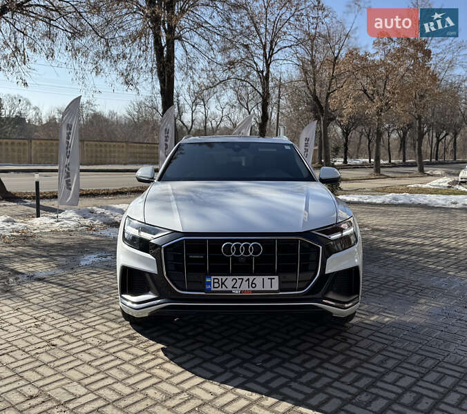 Внедорожник / Кроссовер Audi Q8 2018 в Ровно