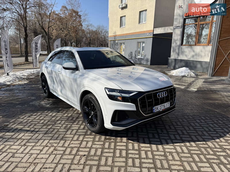 Внедорожник / Кроссовер Audi Q8 2018 в Ровно
