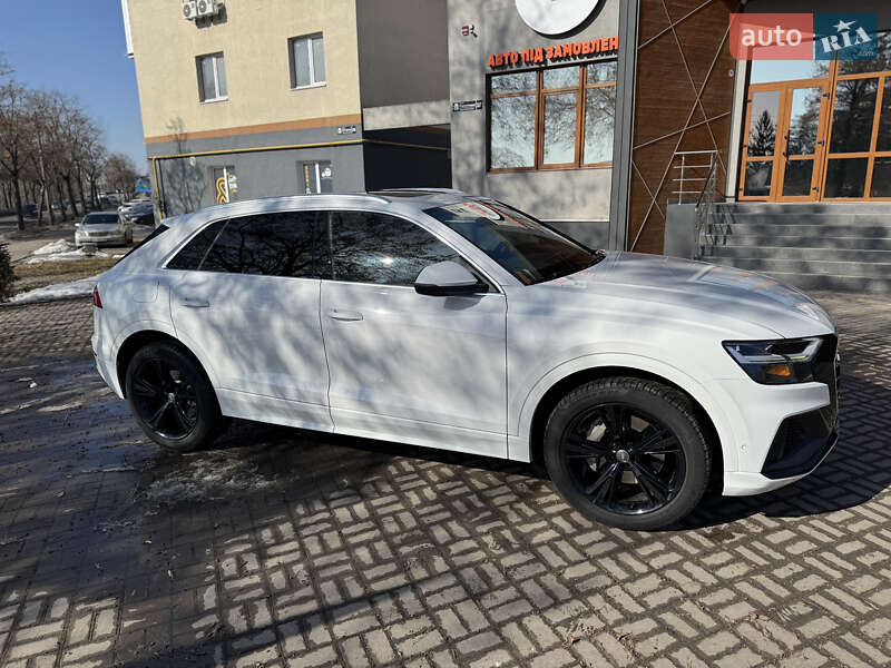 Внедорожник / Кроссовер Audi Q8 2018 в Ровно