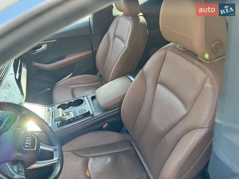 Внедорожник / Кроссовер Audi Q8 2018 в Ровно