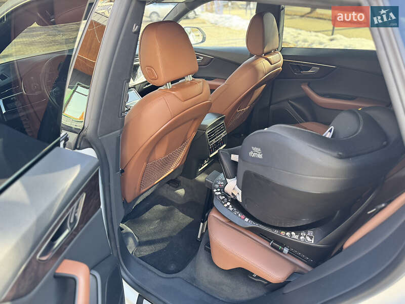 Внедорожник / Кроссовер Audi Q8 2018 в Ровно