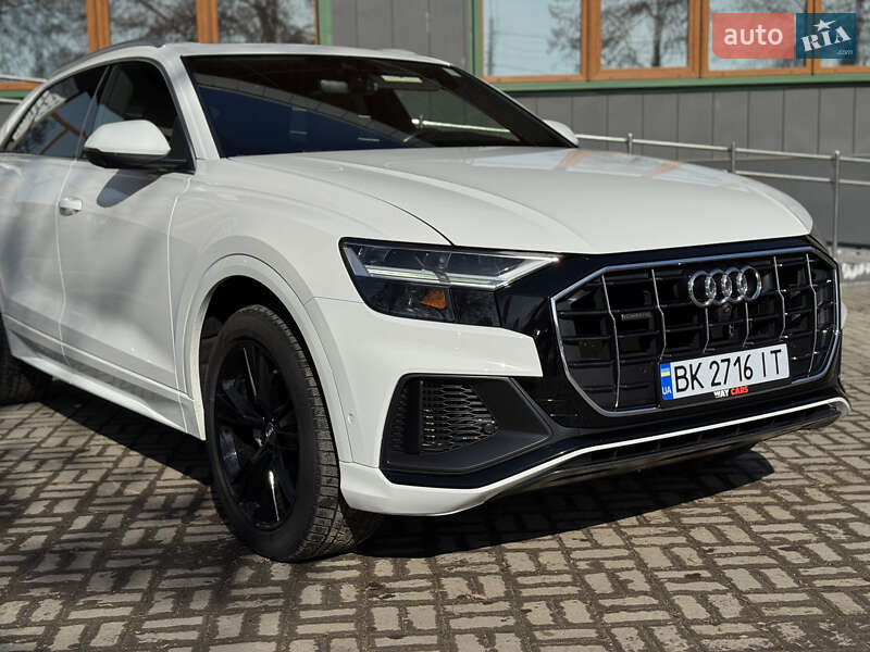 Внедорожник / Кроссовер Audi Q8 2018 в Ровно