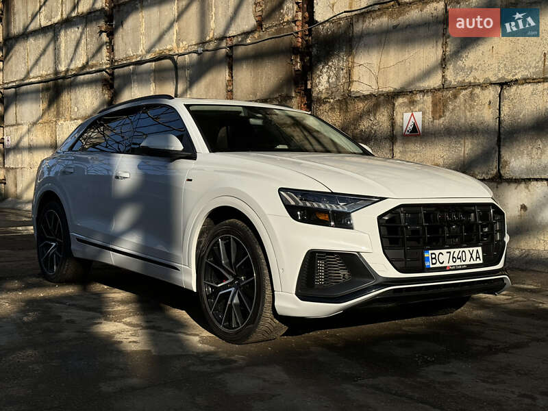 Позашляховик / Кросовер Audi Q8 2020 в Львові