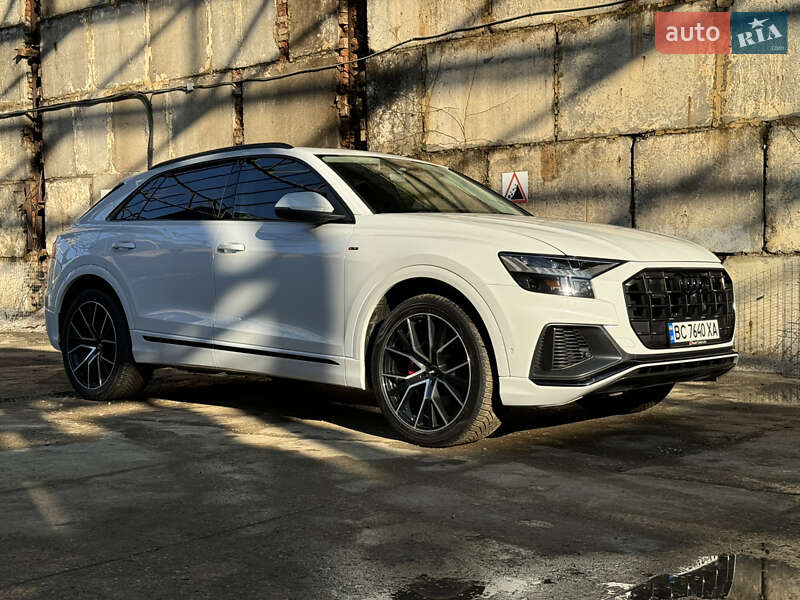 Позашляховик / Кросовер Audi Q8 2020 в Львові