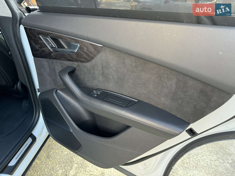 Позашляховик / Кросовер Audi Q8 2020 в Львові