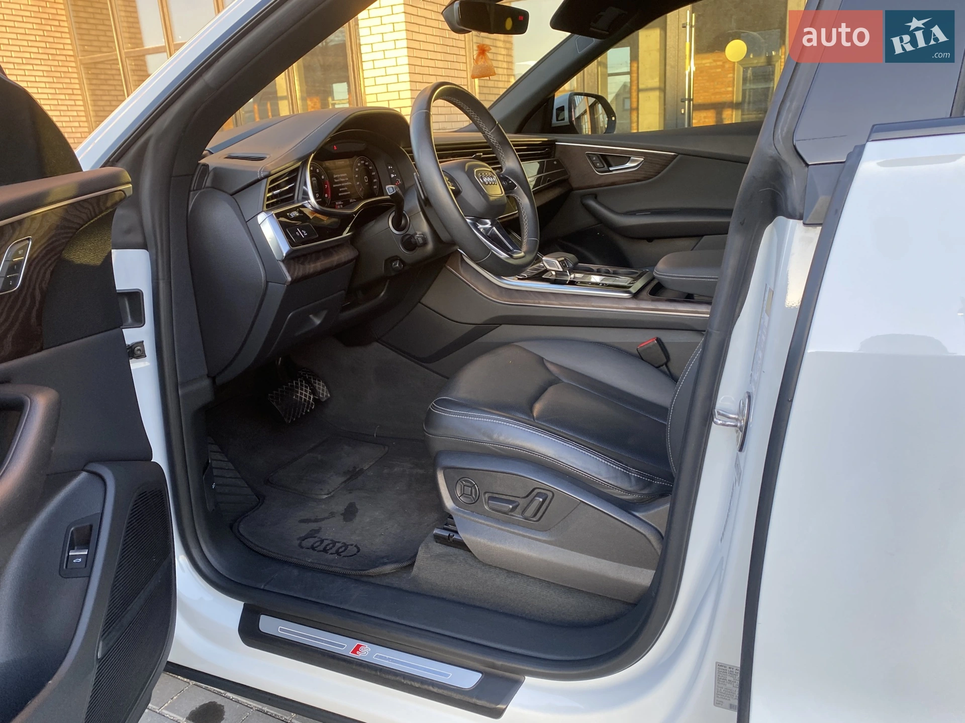 2020 Audi Q8 - мініатюра 31
