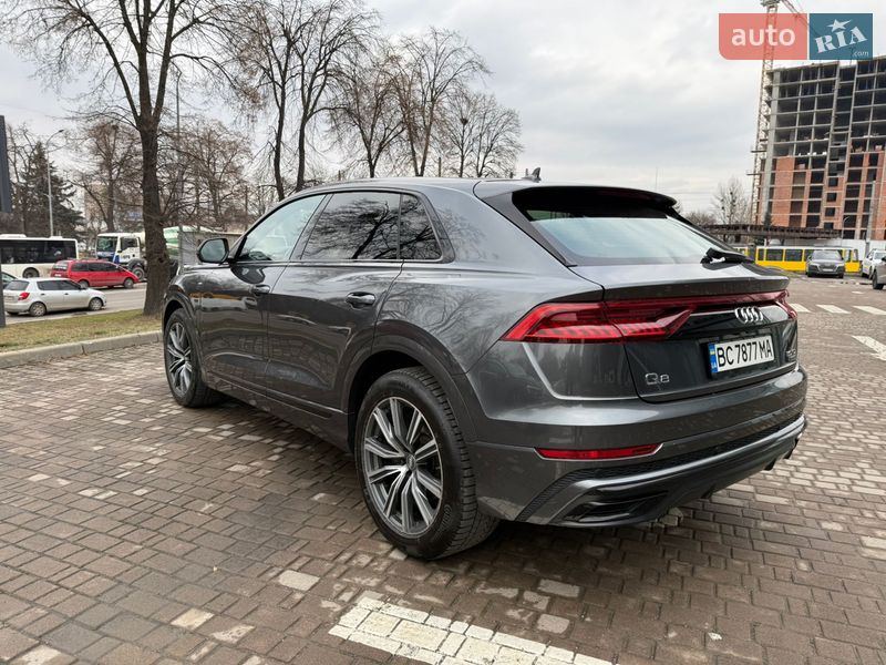 Позашляховик / Кросовер Audi Q8 2018 в Львові