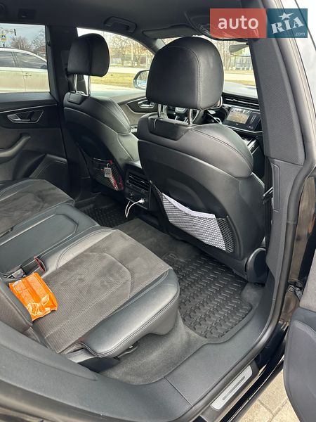 Внедорожник / Кроссовер Audi Q8 2022 в Харькове