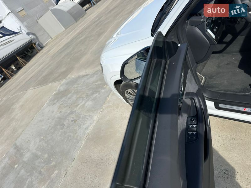 Внедорожник / Кроссовер Audi Q8 2024 в Одессе