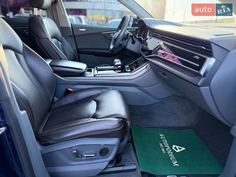 Внедорожник / Кроссовер Audi Q8 2019 в Киеве