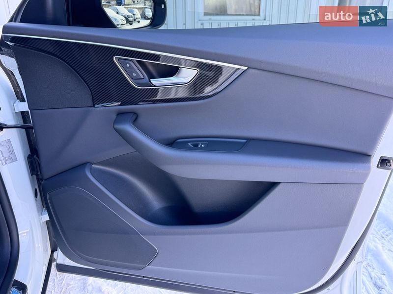 Внедорожник / Кроссовер Audi Q8 2023 в Виннице