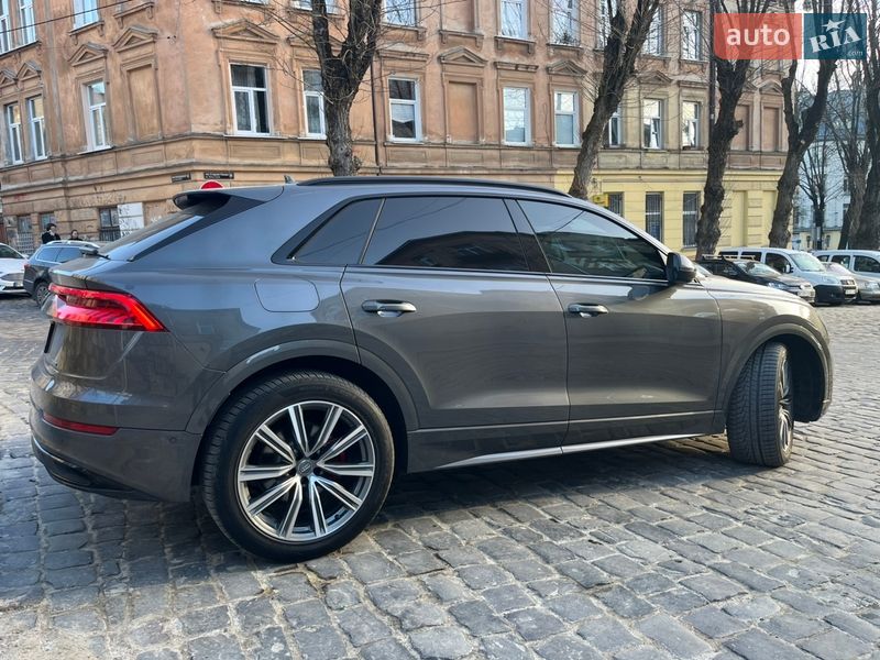 Позашляховик / Кросовер Audi Q8 2018 в Львові