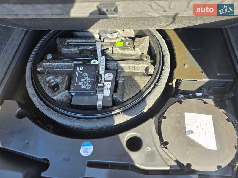 Внедорожник / Кроссовер Audi Q8 2019 в Ровно