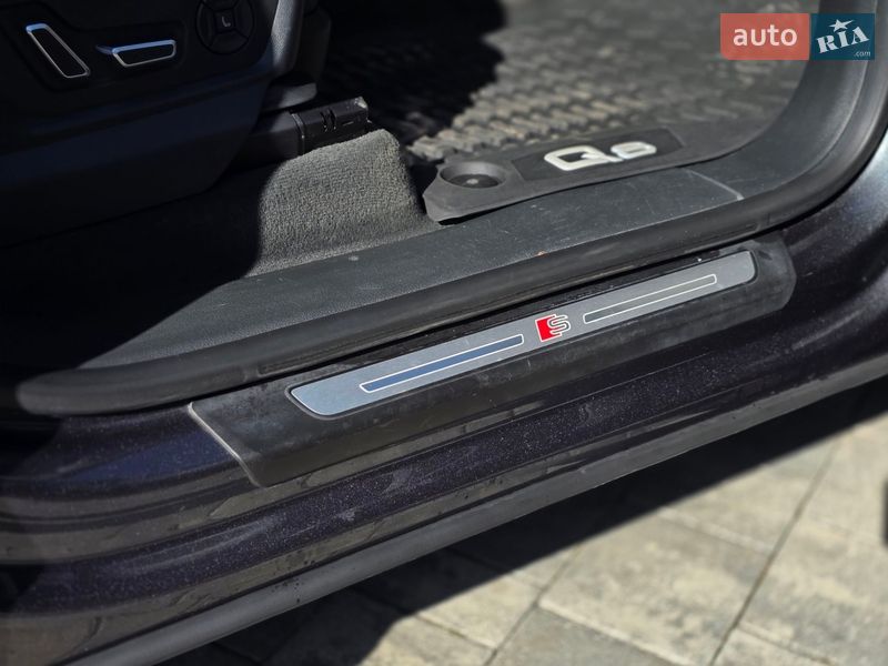 Внедорожник / Кроссовер Audi Q8 2019 в Ровно