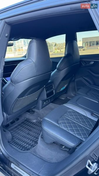 Позашляховик / Кросовер Audi Q8 2020 в Києві