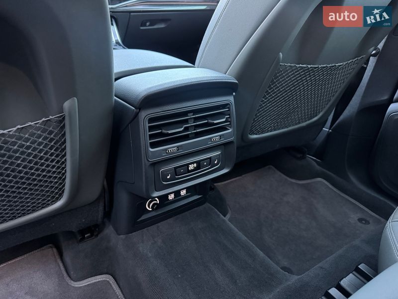 Позашляховик / Кросовер Audi Q8 2018 в Тернополі