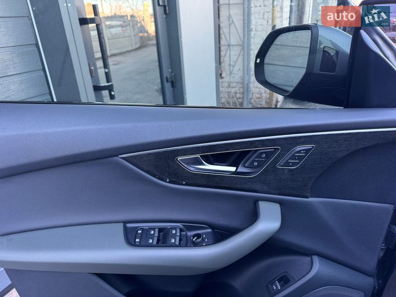 Позашляховик / Кросовер Audi Q8 2018 в Тернополі